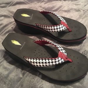 Volatile size 11 flip flops
