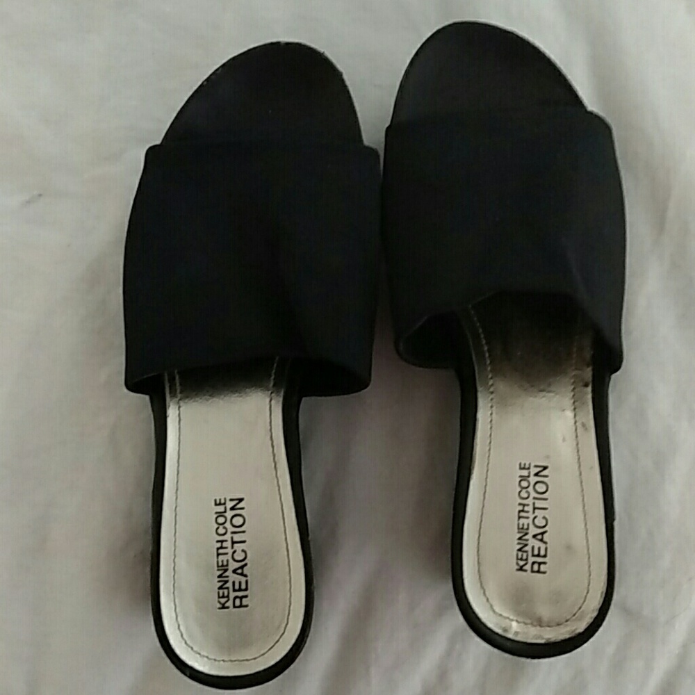 Kenneth Cole black slide shoes