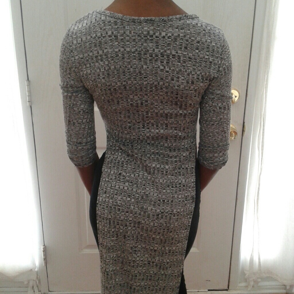 *SOLD*   DGNY Juniors Side-Slit Gray/Black Top - Picture 5 of 7