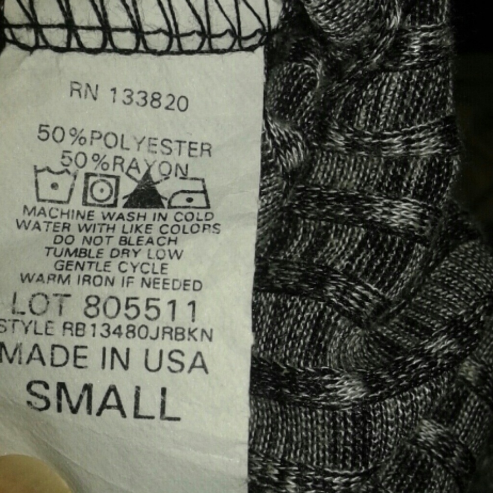 *SOLD*   DGNY Juniors Side-Slit Gray/Black Top - Picture 7 of 7
