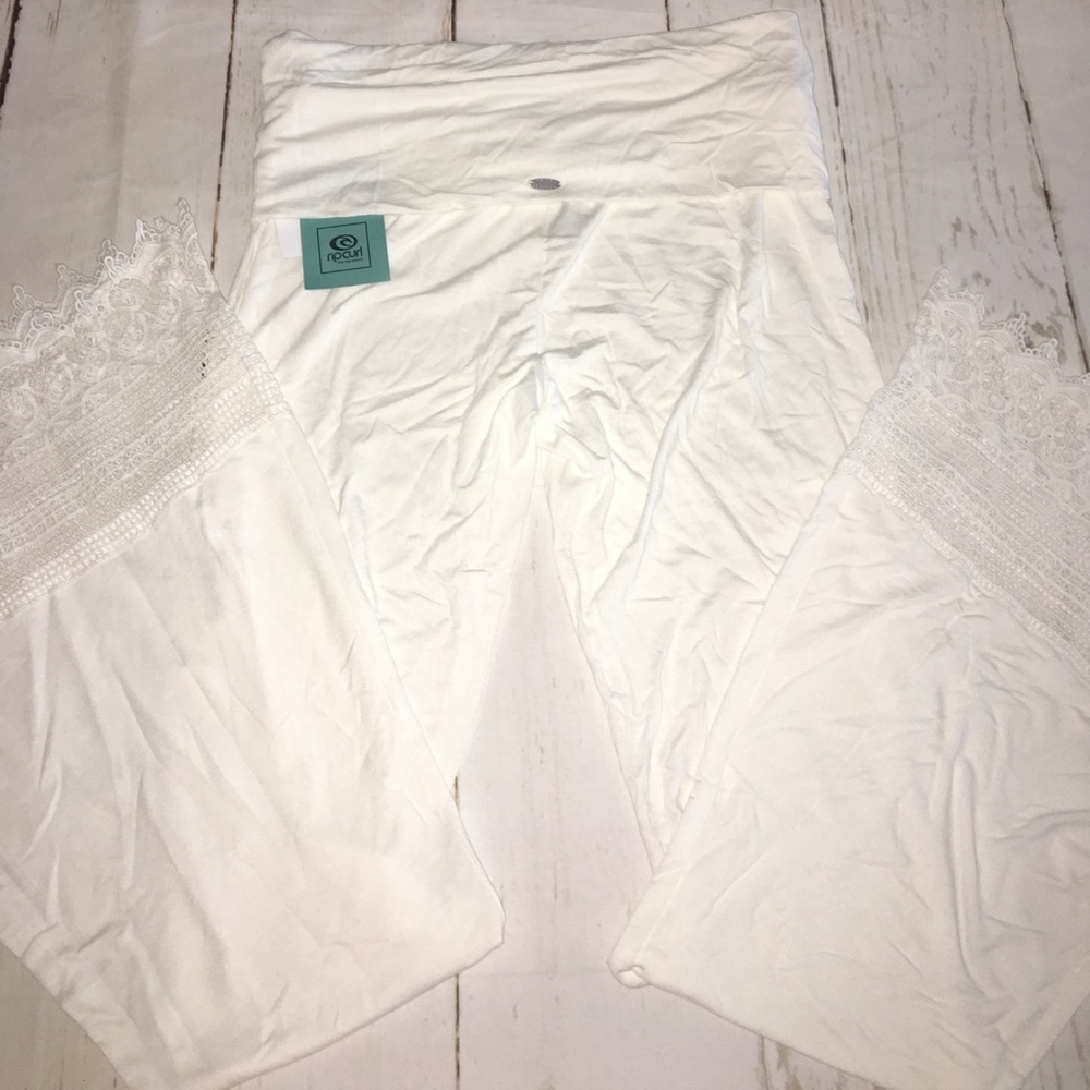 ๐Rip Curl Stay True Pant Viscose Crochet Ivory - Picture 3 of 7