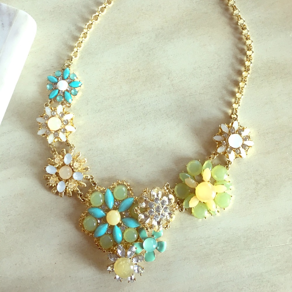 Statement necklace
