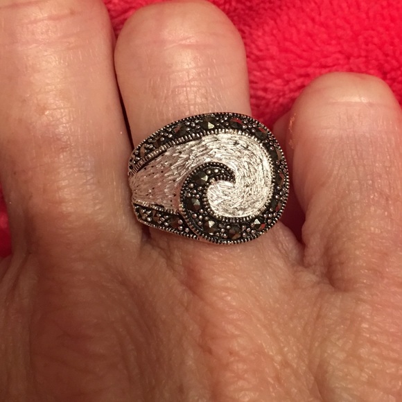 Gorgeous Marcasite ring size 7 - Picture 2 of 14