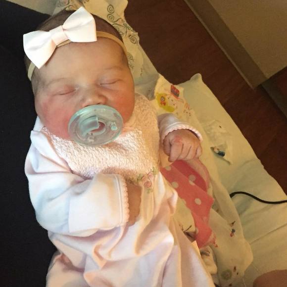 Meet your Posher, Debbie - Picture 2 of 8