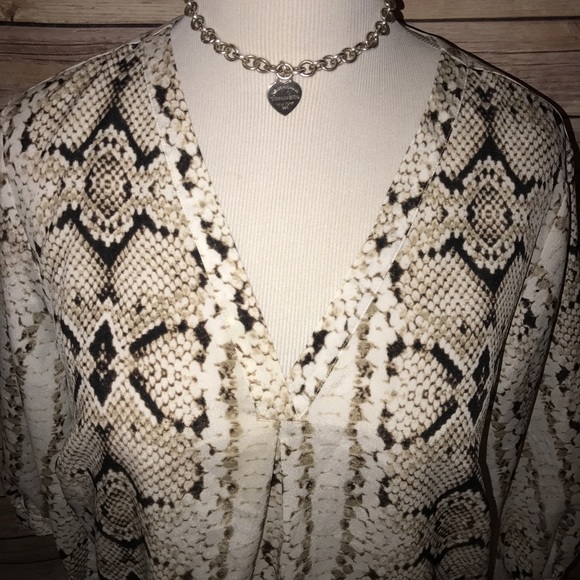 🚫SOLD🚫 Violet & Claire Snakeskin Print Blouse - Picture 2 of 5