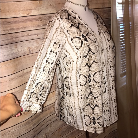 🚫SOLD🚫 Violet & Claire Snakeskin Print Blouse - Picture 3 of 5