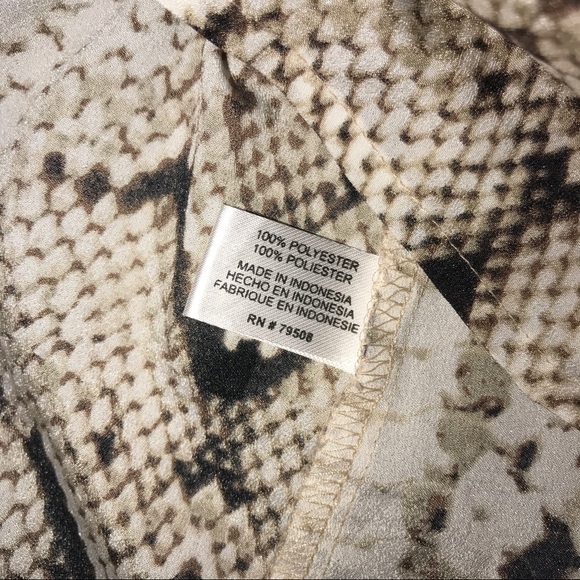 🚫SOLD🚫 Violet & Claire Snakeskin Print Blouse - Picture 5 of 5