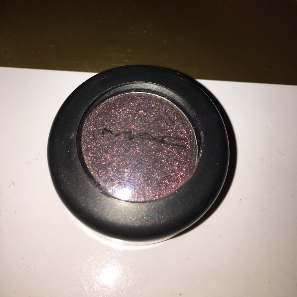 MAC Eyeshadow Pot