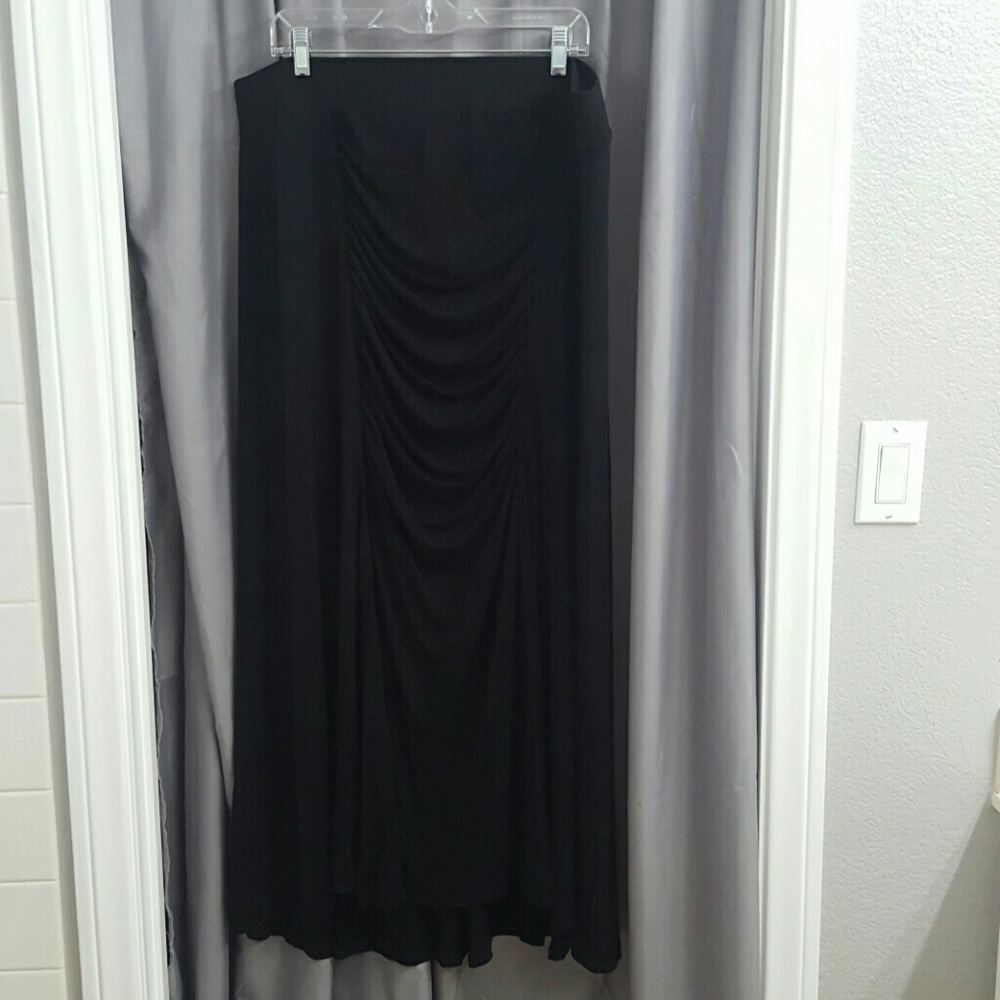 ➕ double slit maxi skirt