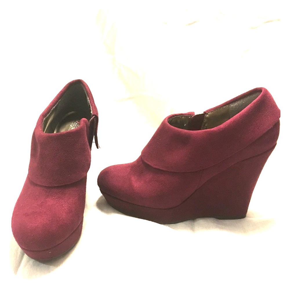 Maroon faux suede ankle wedge booties