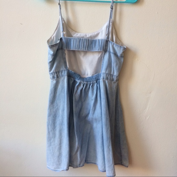Sold on Ⓜ️🚩 AEO denim chambray cutout mini dress - Picture 2 of 3