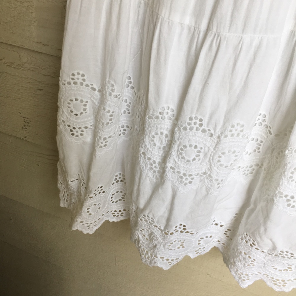 White American Eagle Lace Dress - Picture 3 of 5