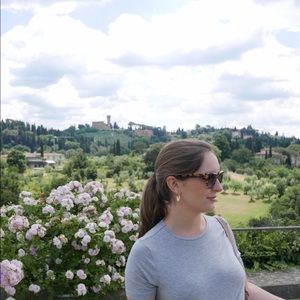 Meet your Posher, Paula