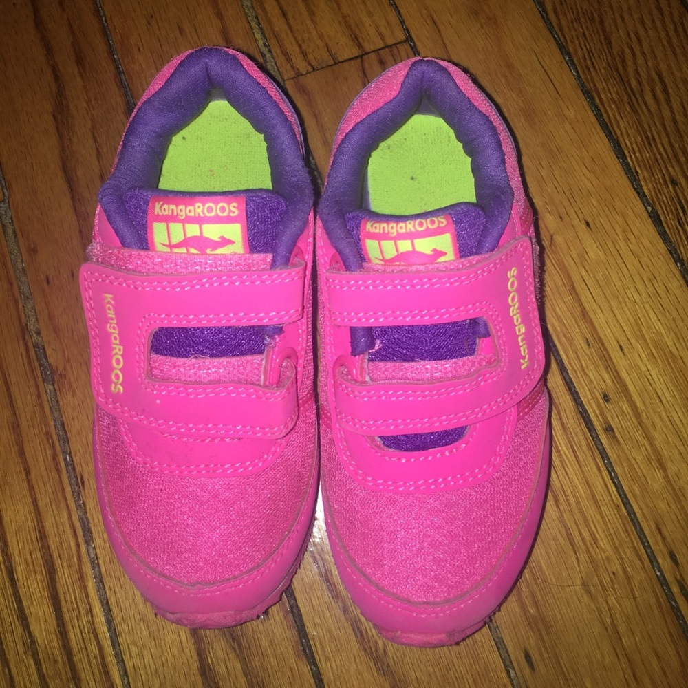 Girls sneakers