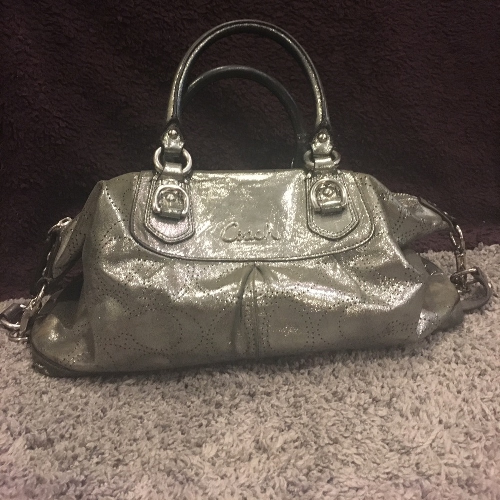 🍁Coach silver purse