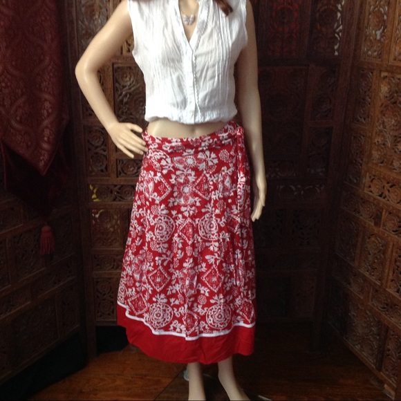 Retro vibes! Pretty red and white skirt, size 2 - Picture 2 of 8