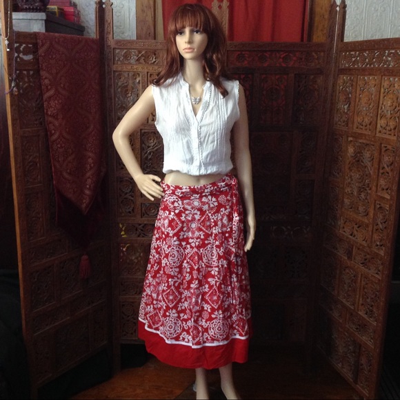 Retro vibes! Pretty red and white skirt, size 2 - Picture 3 of 8