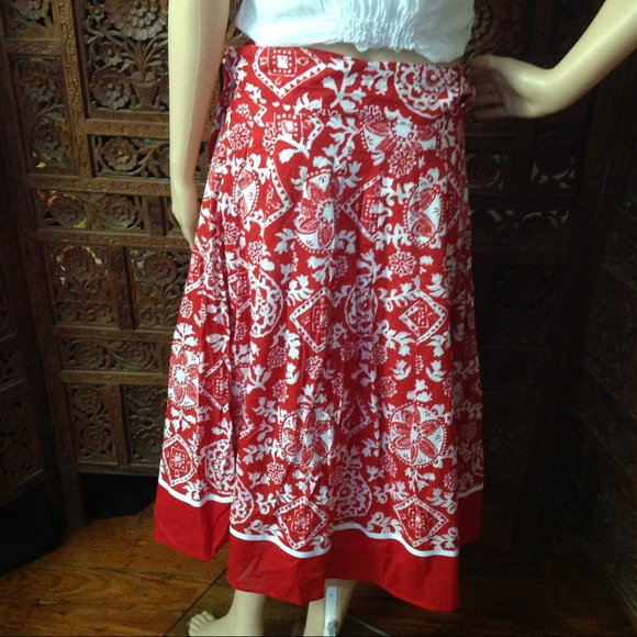 Retro vibes! Pretty red and white skirt, size 2 - Picture 5 of 8