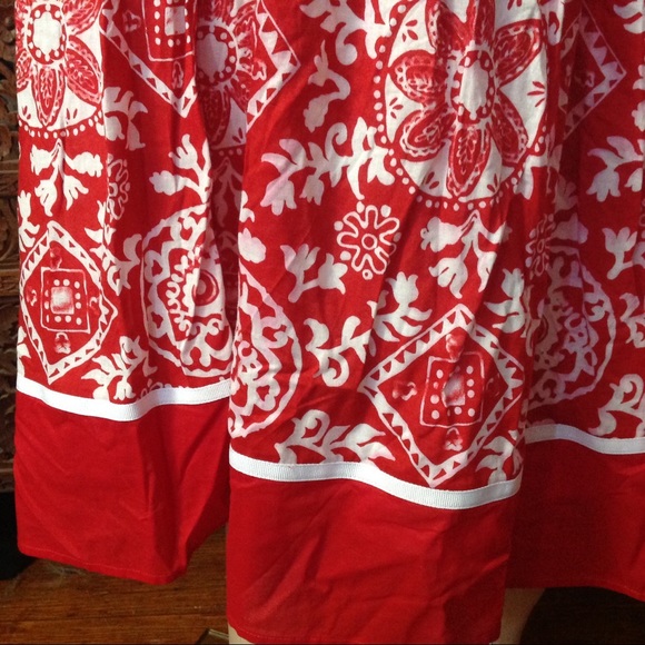 Retro vibes! Pretty red and white skirt, size 2 - Picture 7 of 8