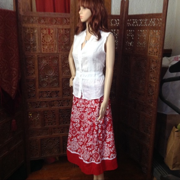 Retro vibes! Pretty red and white skirt, size 2 - Picture 8 of 8