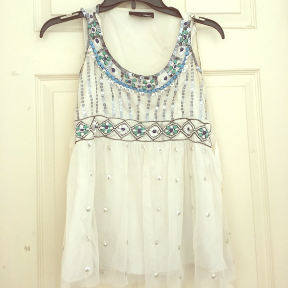 Gorgeous embellished top!! - Picture 1 of 4
