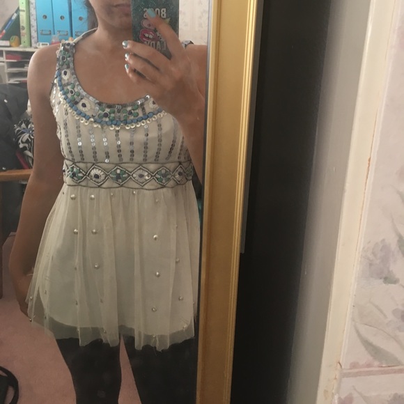 Gorgeous embellished top!! - Picture 2 of 4