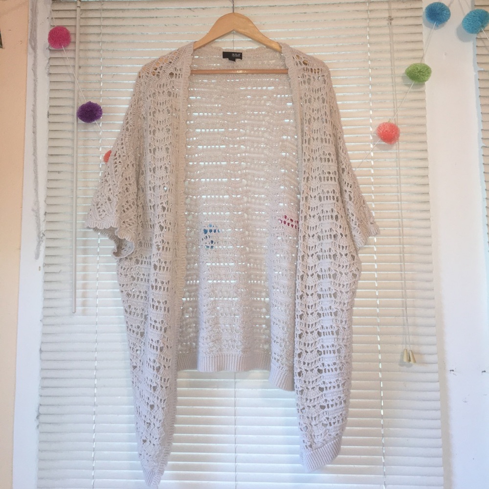 Off White Short Sleeve Sweater