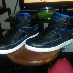 Air Jordan Retro 2's