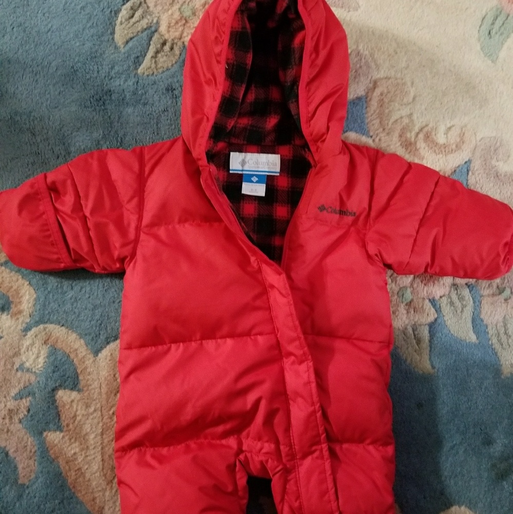 EUC Columbia 0-3 month snowsuit/bunting