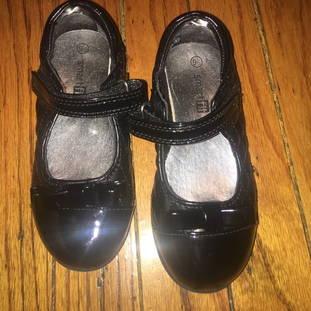 Girls dress shoes worn maybe once or twice.