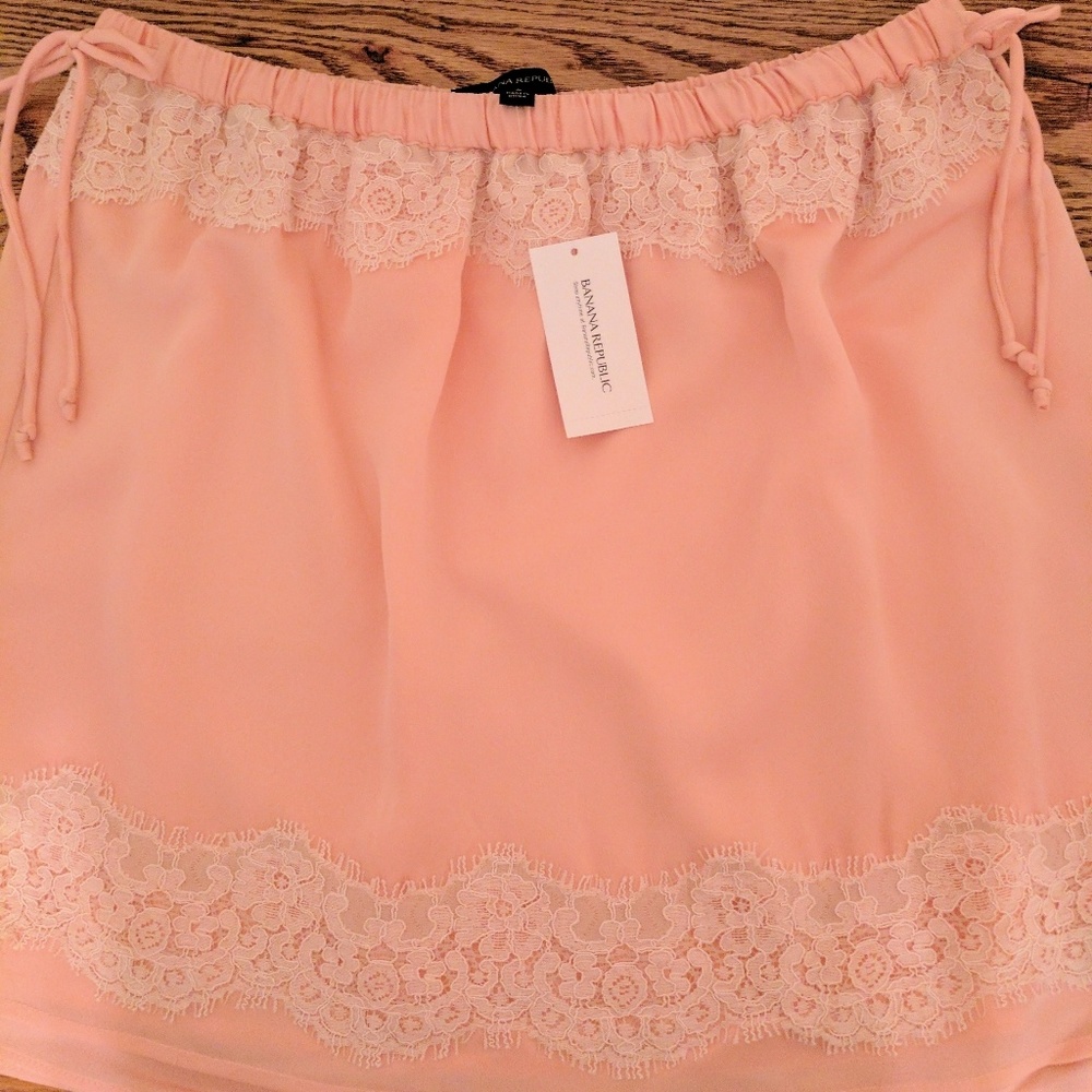 NWT peach and cream lace skirt