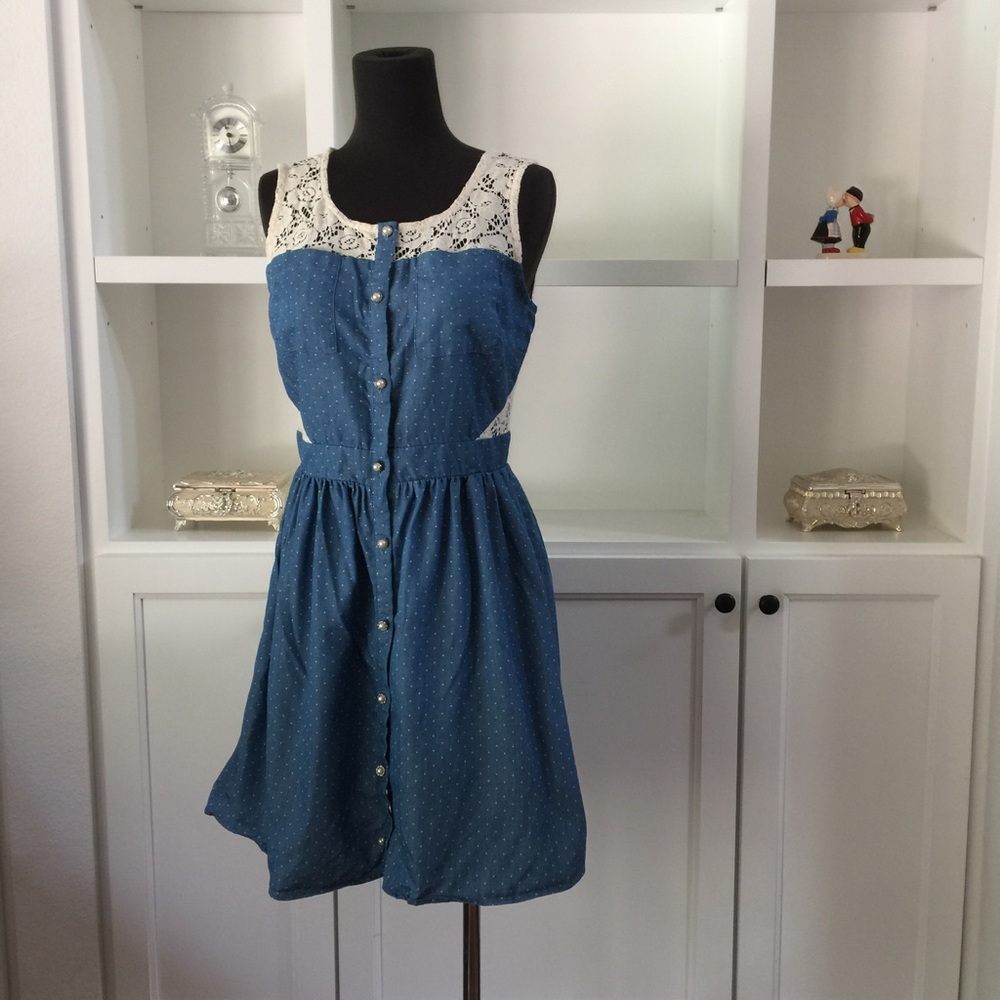 Front open dress with lace back size M