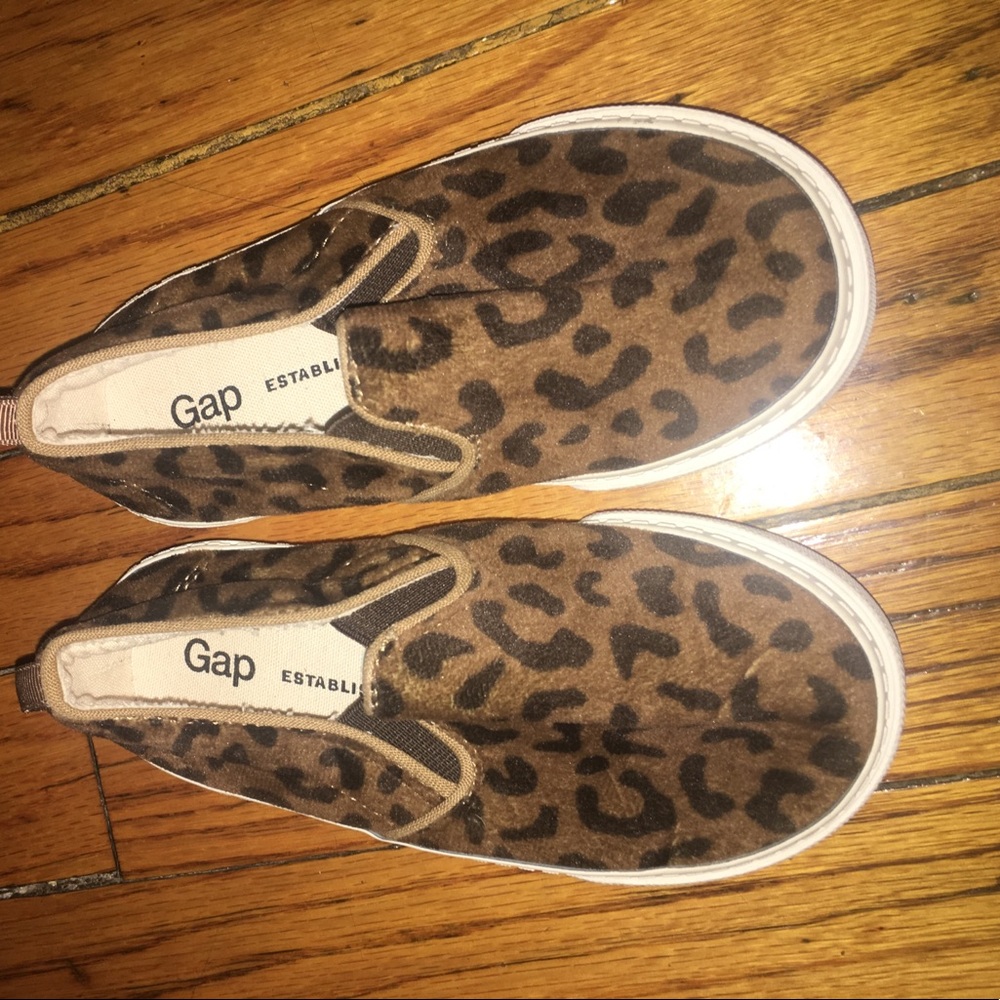 Girls flats