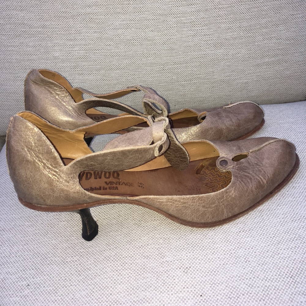 Cydwq  Vintage handmade leather shoes