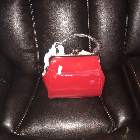 Red Patent Leather Bow Bag - Picture 3 of 6