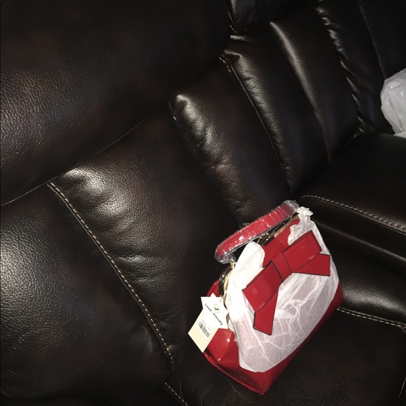 Red Patent Leather Bow Bag - Picture 5 of 6