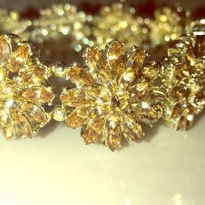 Woman's fashion Bracelet🌺