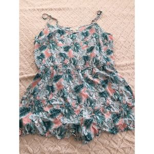 Cute romper! Tropical theme! So flattering!
