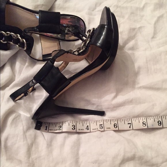 Beautiful Michael Kors Black Leather Heeled Sandal - Picture 8 of 8