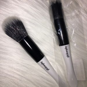 Philosophy foundation brush