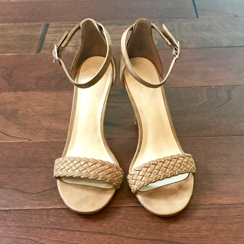 Like new Madden Girl tan heels