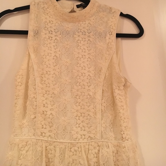 Open back lace dress - Picture 2 of 5