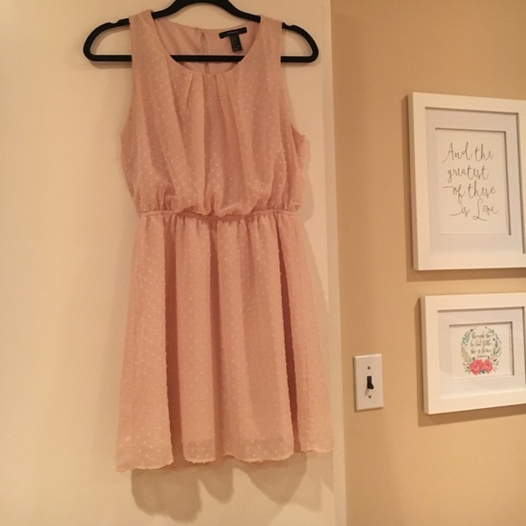 Forever 21 Dresses & Skirts - Baby pink soft spotted dress