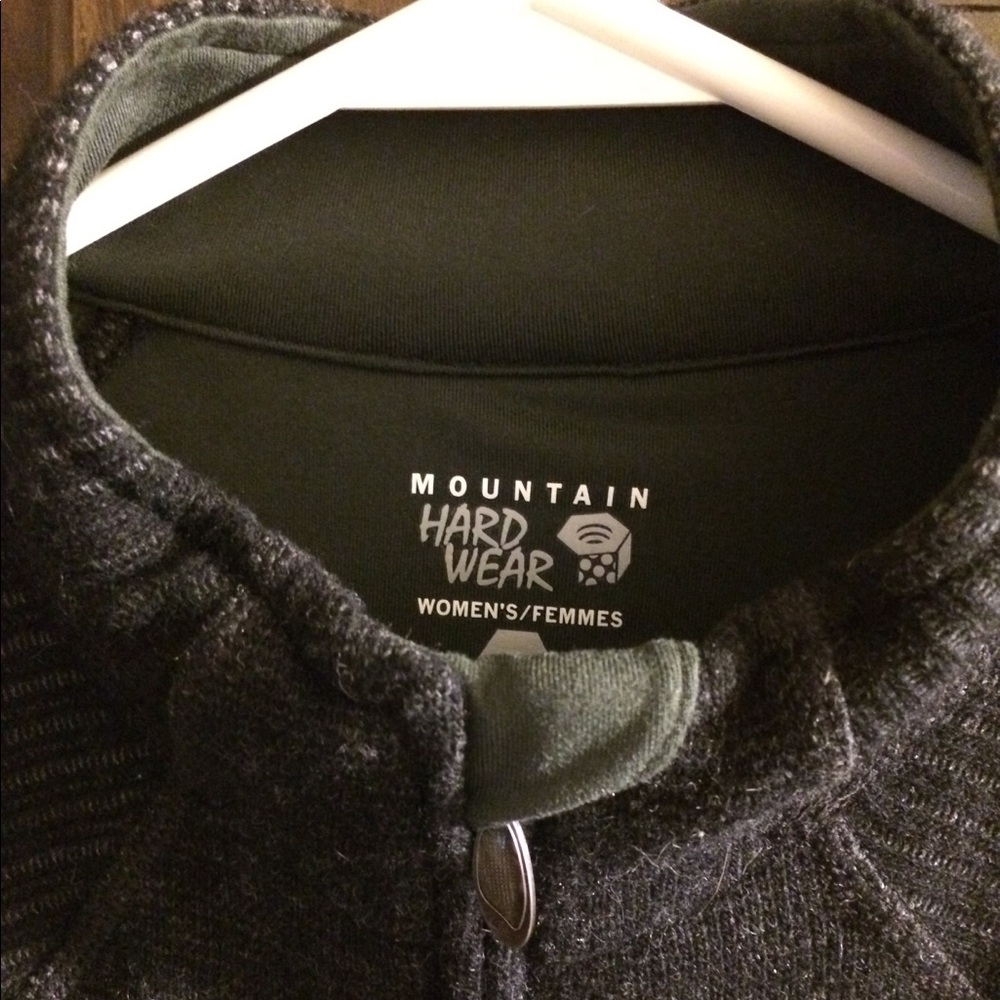 Like new Mountain Hardwear Sarafin Cardigan, black