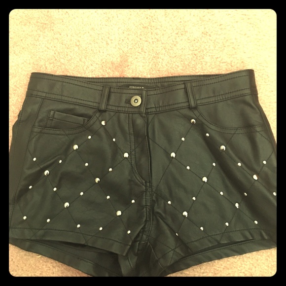 Edgy leather shorts! - Picture 1 of 2