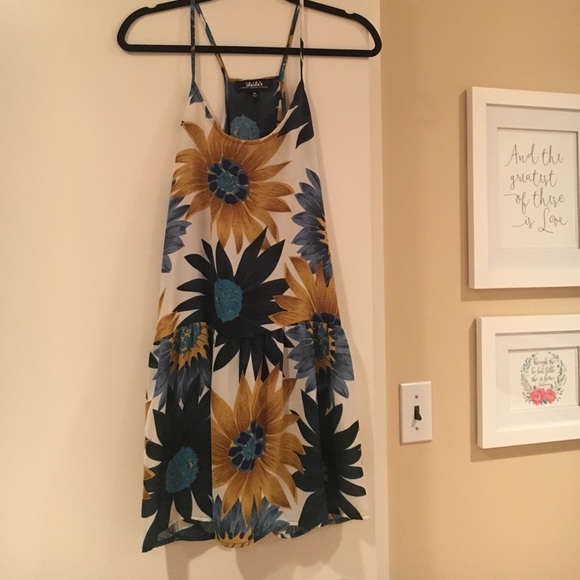Lulu's Dresses & Skirts - Sunflower dress
