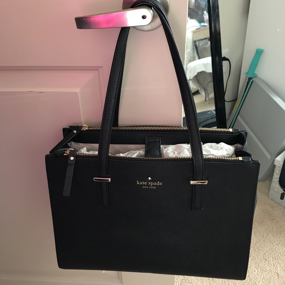 Beautiful gently used Kate Spade purse