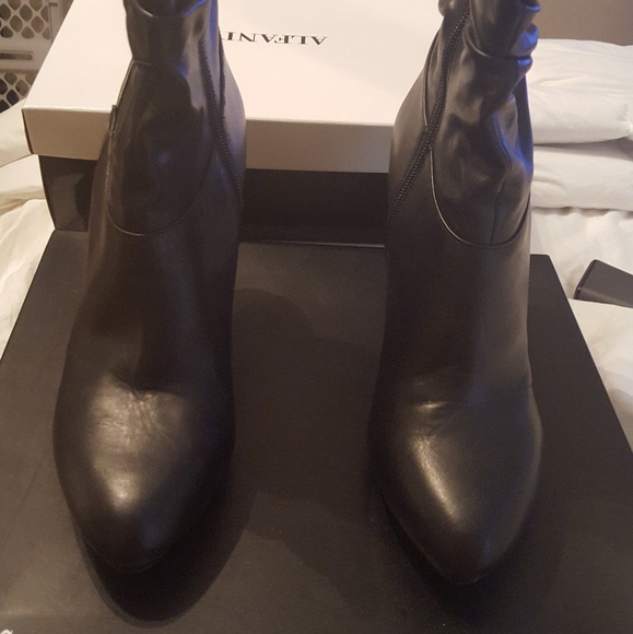 Boots - Picture 1 of 3