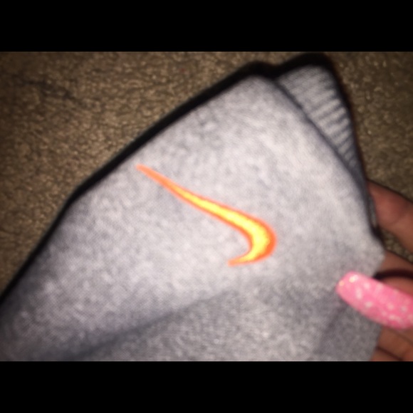 Nike sweatshirt - Picture 2 of 5