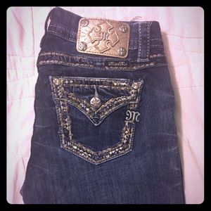 Miss Me mid-rise curvy crop capris.